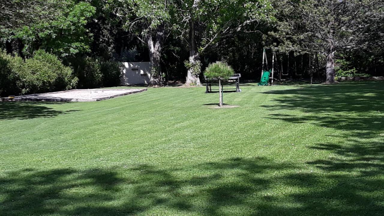 Le Mas Des Vergers Salon-de-Provence Exterior foto